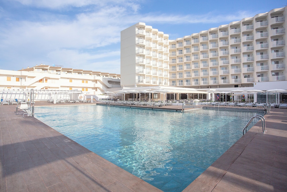 BQ Delfín Azul Hotel — Swimming pool in Alcudia, Balearic Islands