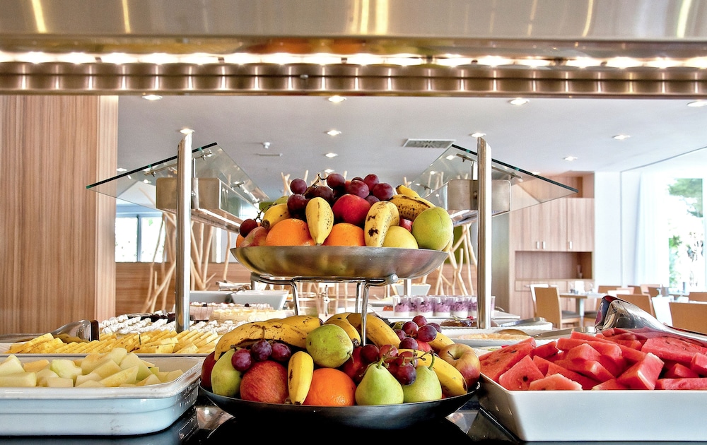 BQ Delfín Azul Hotel — Restaurant & bars in Alcudia, Balearic Islands