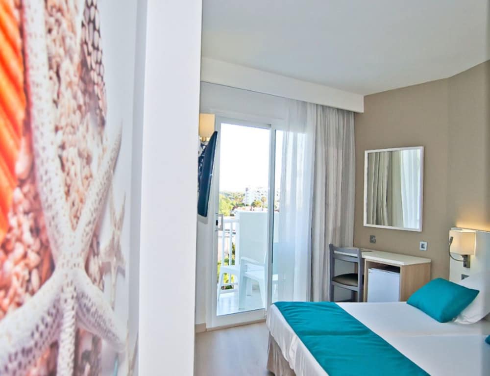 BQ Delfín Azul Hotel — Hotel rooms in Alcudia, Balearic Islands