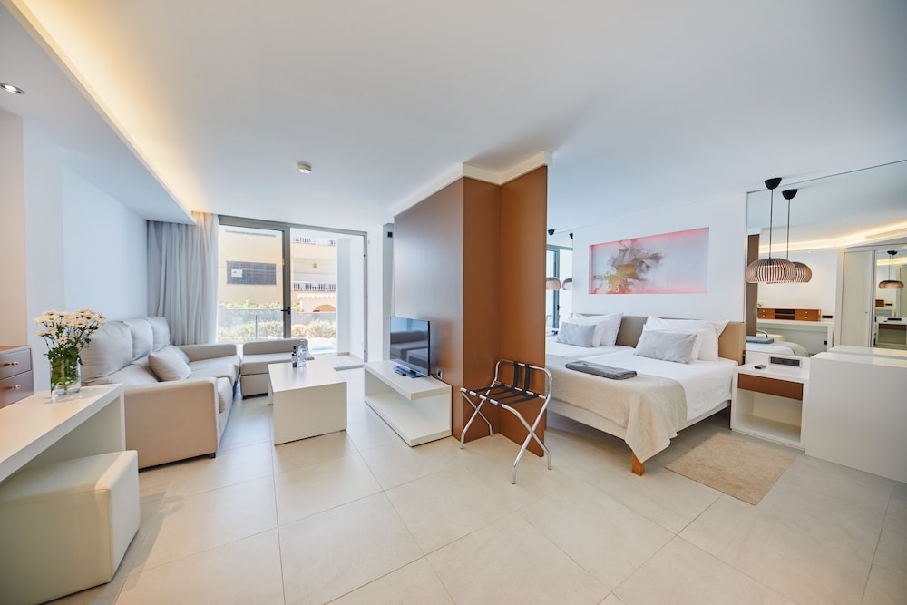 Monsuau Cala D'Or Hotel - Adults Only — Hotel rooms in Cala Ferrera, Balearic Islands