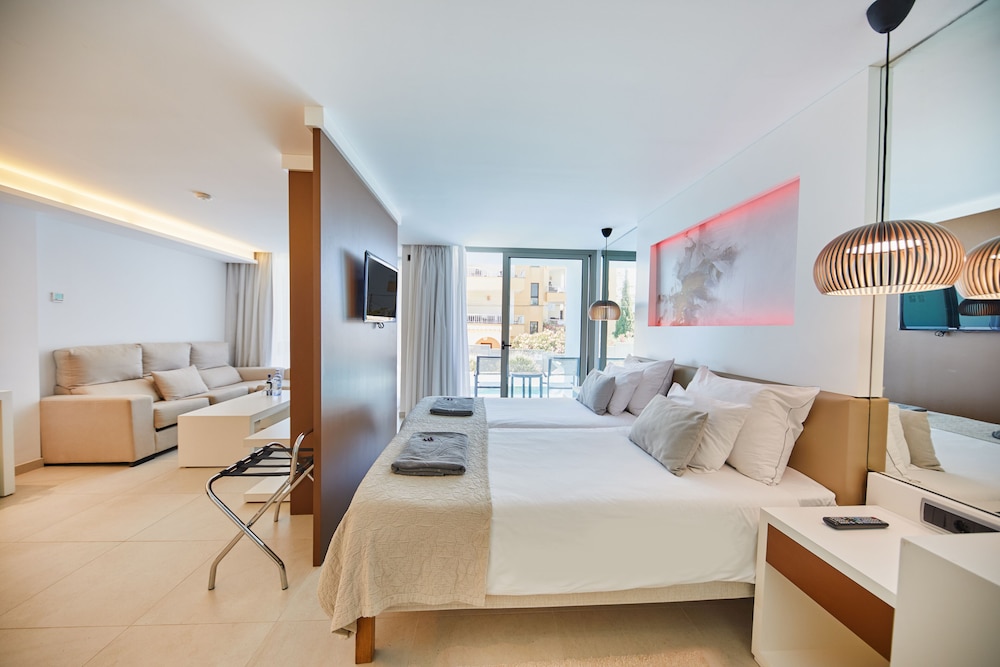Monsuau Cala D'Or Hotel - Adults Only — Hotel rooms in Cala Ferrera, Balearic Islands