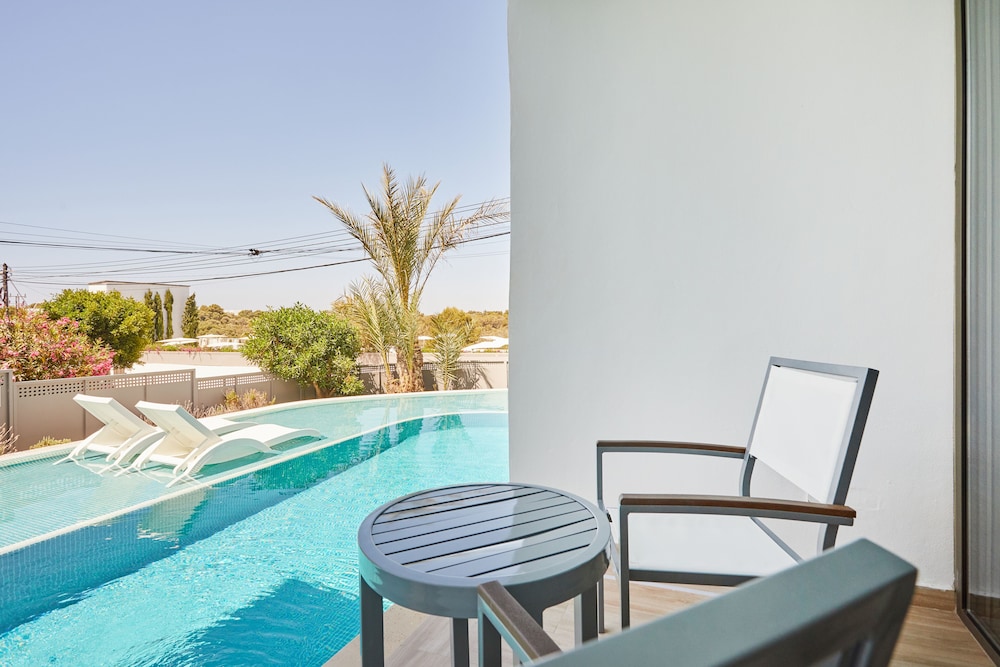 Monsuau Cala D'Or Hotel - Adults Only — Swimming pool in Cala Ferrera, Balearic Islands