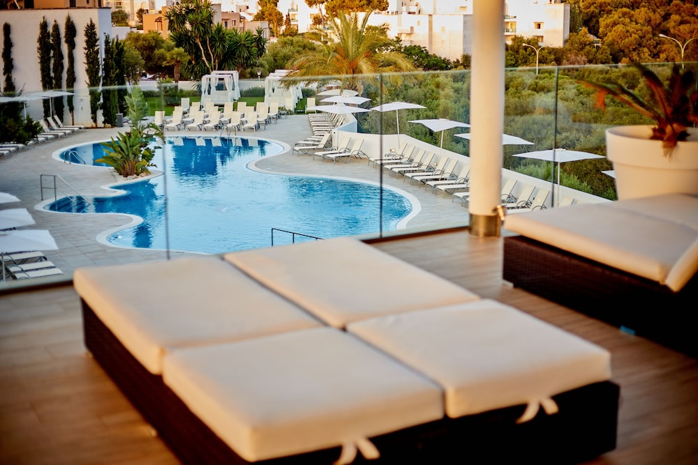 Monsuau Cala D'Or Hotel - Adults Only — Swimming pool in Cala Ferrera, Balearic Islands