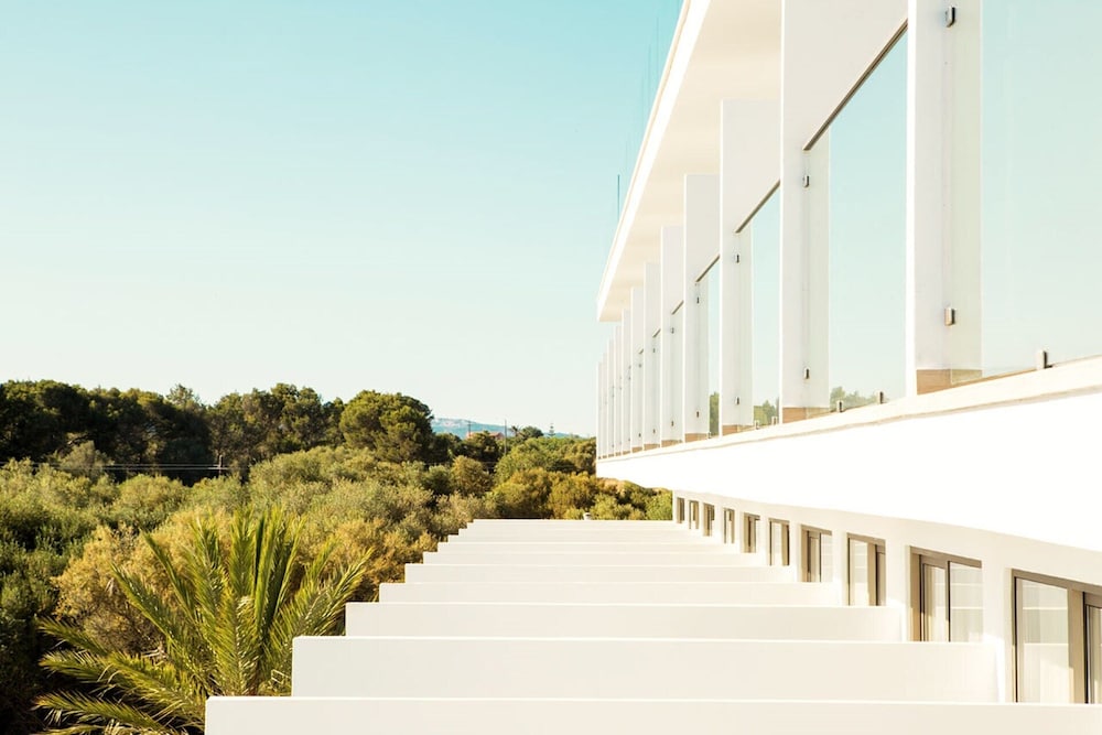 Monsuau Cala D'Or Hotel - Adults Only — Hotel building in Cala Ferrera, Balearic Islands