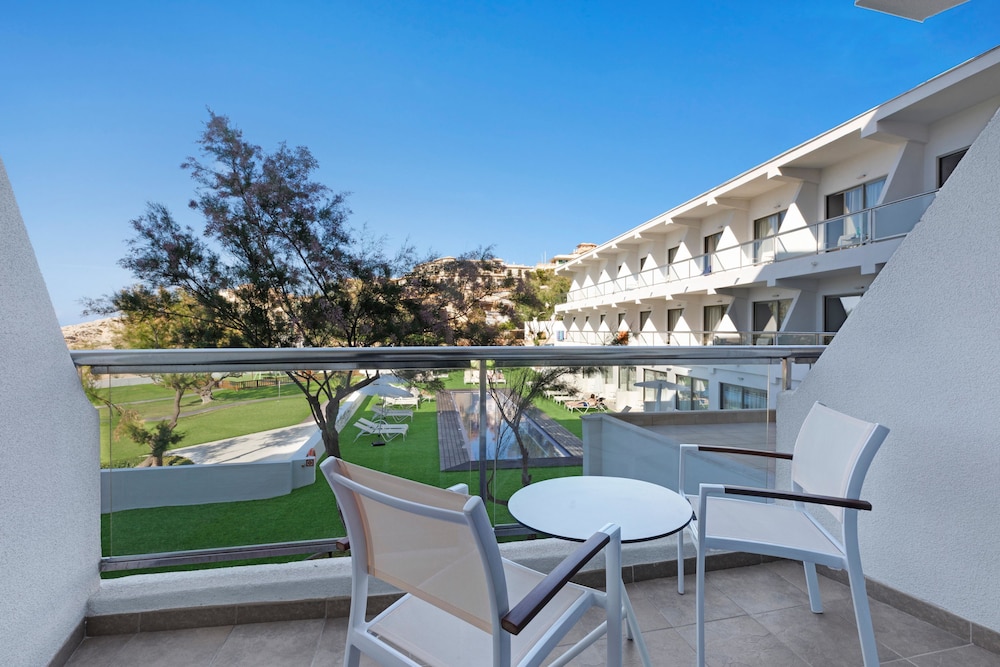THB Cala Lliteras Hotel - Adults Only — Hotel building in Cala Ratjada, Balearic Islands