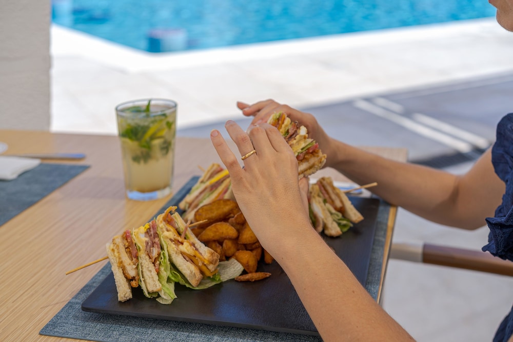 THB Cala Lliteras Hotel - Adults Only — Restaurant & bars in Cala Ratjada, Balearic Islands