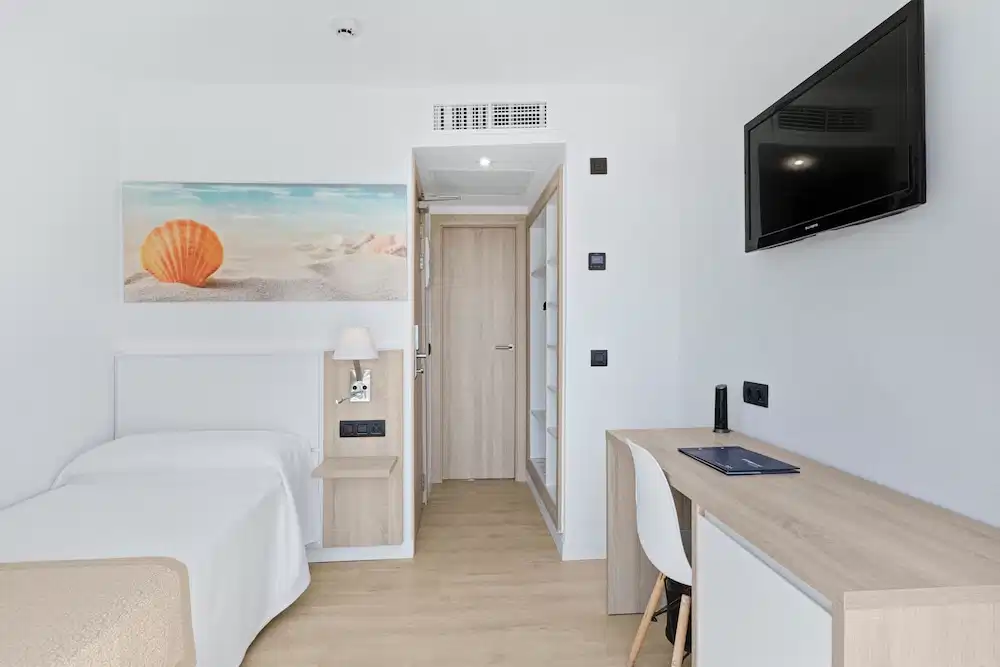 THB Cala Lliteras Hotel - Adults Only — Hotel rooms in Cala Ratjada, Balearic Islands
