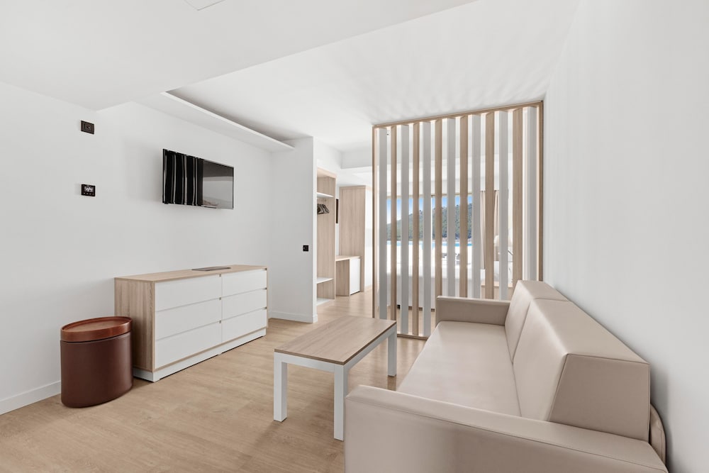 THB Cala Lliteras Hotel - Adults Only — Hotel rooms in Cala Ratjada, Balearic Islands