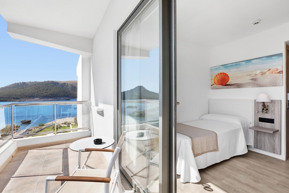 THB Cala Lliteras Hotel - Adults Only — Hotel rooms in Cala Ratjada, Balearic Islands