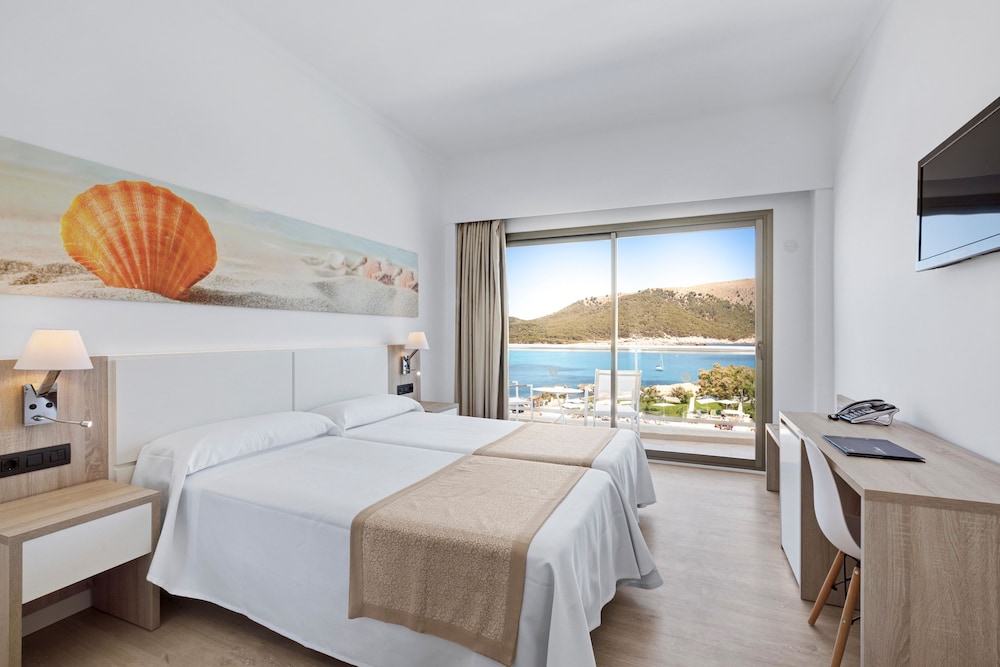 THB Cala Lliteras Hotel - Adults Only — Hotel rooms in Cala Ratjada, Balearic Islands