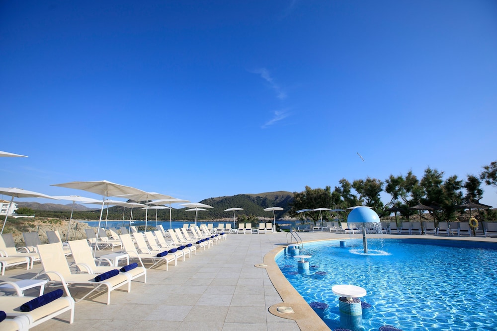 THB Cala Lliteras Hotel - Adults Only — Swimming pool in Cala Ratjada, Balearic Islands