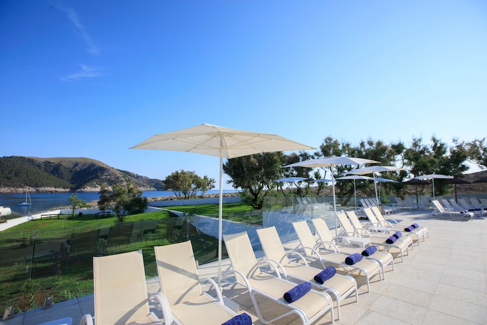 THB Cala Lliteras Hotel - Adults Only — Swimming pool in Cala Ratjada, Balearic Islands