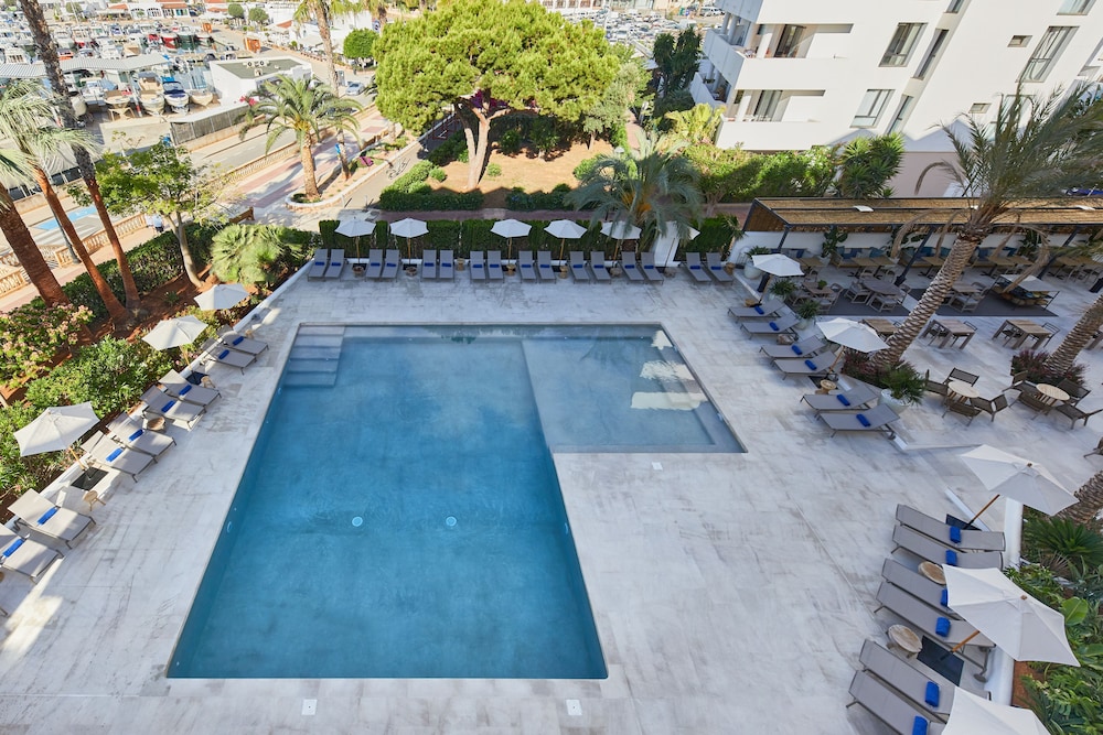 Hotel Tres Torres — Main photo in Santa Eulalia, Balearic Islands