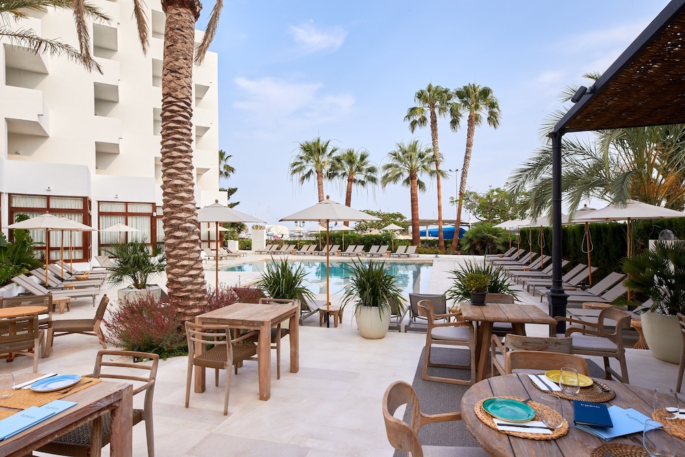 Hotel Tres Torres — Swimming pool in Santa Eulalia, Balearic Islands