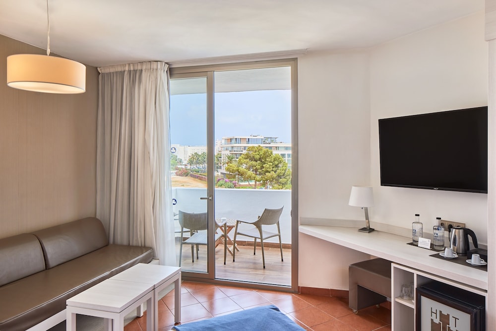 Hotel Tres Torres — Hotel rooms in Santa Eulalia, Balearic Islands