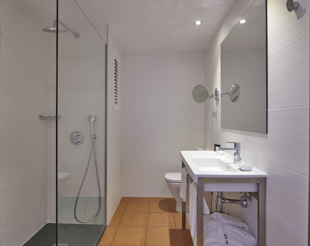 Hotel Tres Torres — Hotel rooms in Santa Eulalia, Balearic Islands