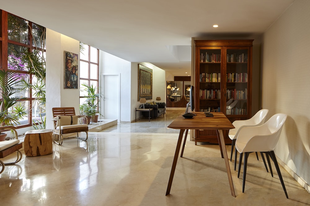 Hotel Tres Torres — Hotel rooms in Santa Eulalia, Balearic Islands