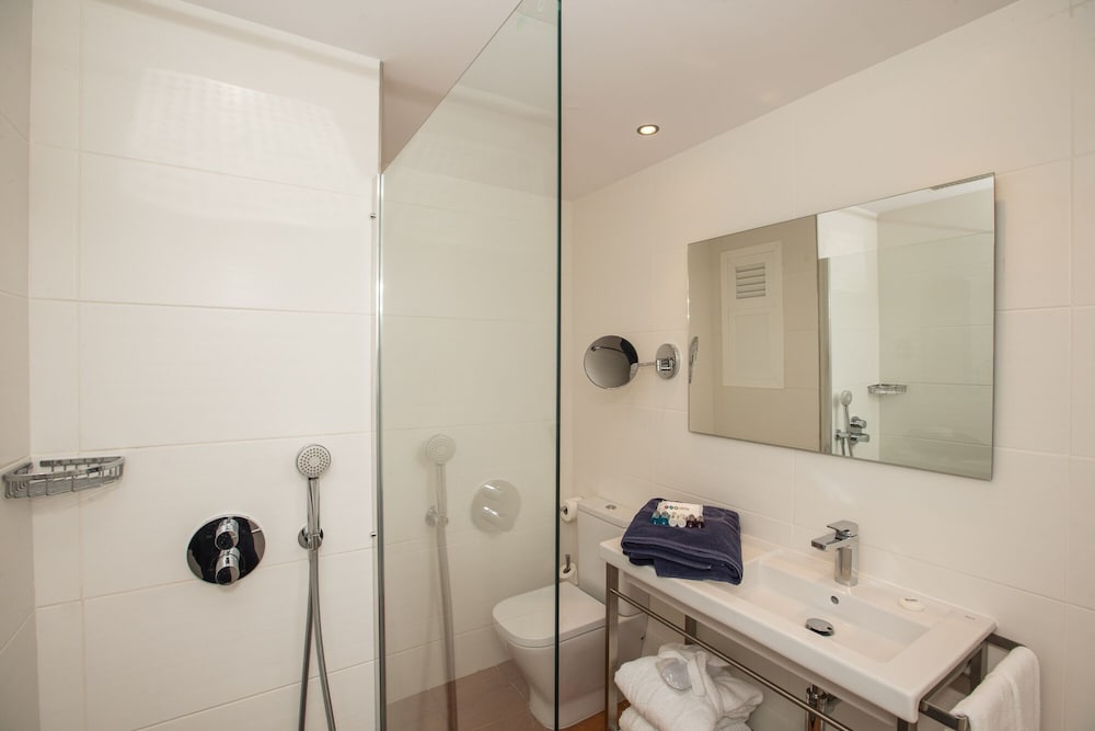Hotel Tres Torres — Hotel rooms in Santa Eulalia, Balearic Islands