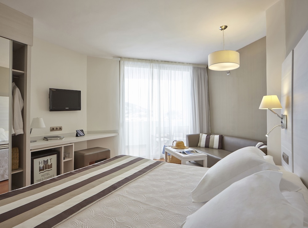 Hotel Tres Torres — Hotel rooms in Santa Eulalia, Balearic Islands