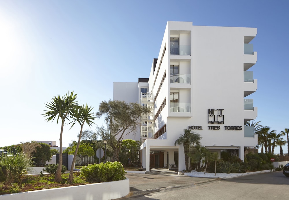 Hotel Tres Torres — Hotel building in Santa Eulalia, Balearic Islands