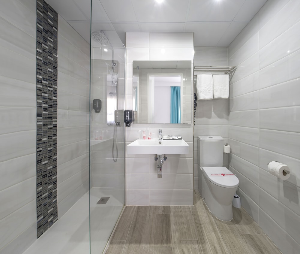 Hotel Tropical — Hotel rooms in San Antonio, Balearic Islands