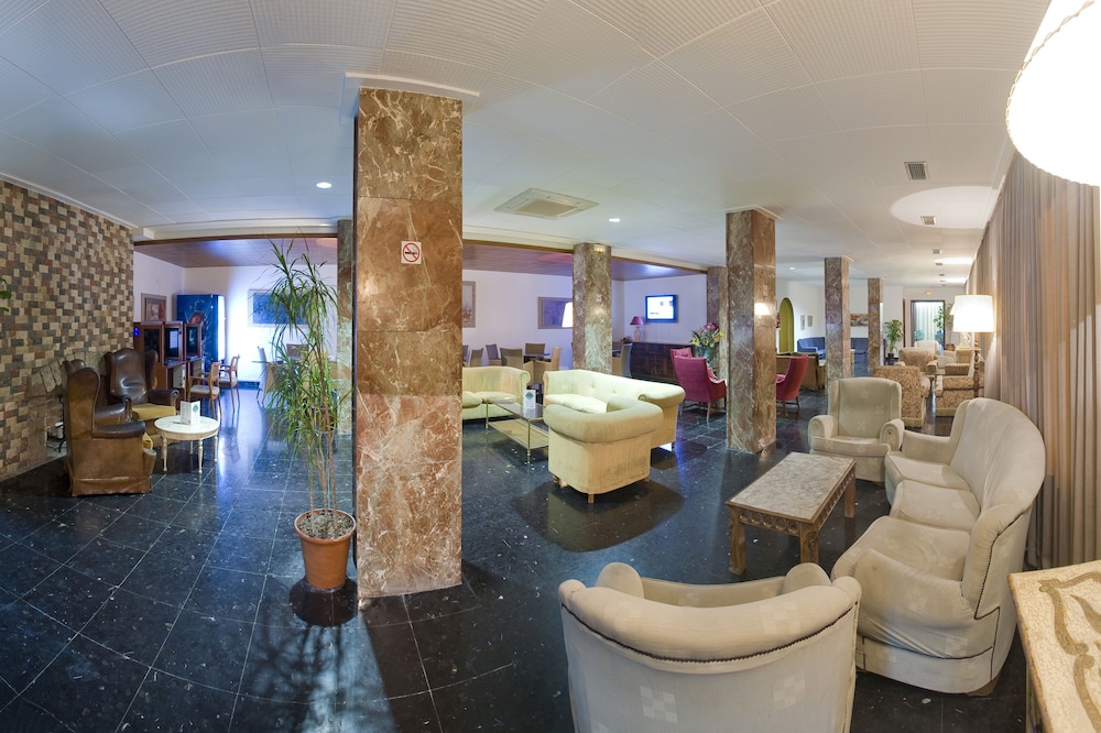 Hotel Tropical — Hotel building in San Antonio, Balearic Islands