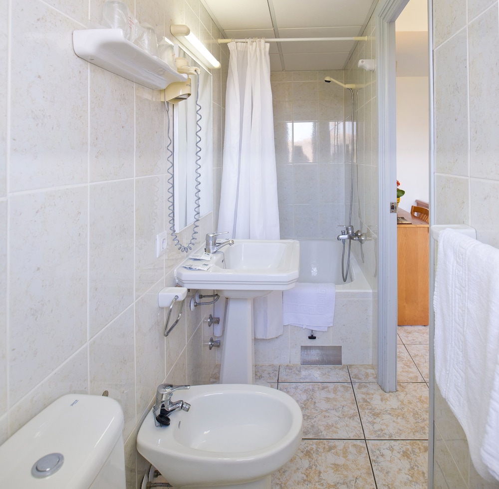 Hotel Tropical — Hotel rooms in San Antonio, Balearic Islands