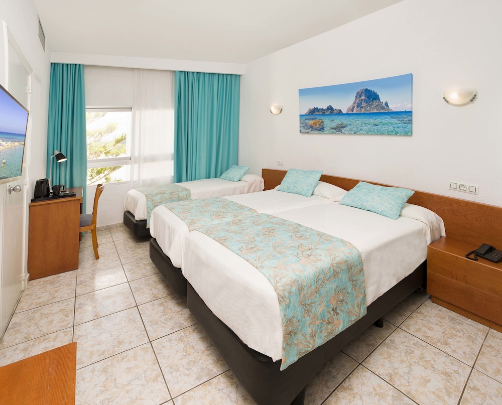 Hotel Tropical — Hotel rooms in San Antonio, Balearic Islands