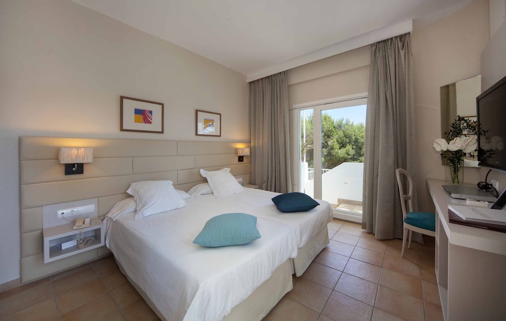 Hotel Cala Dor - Adults Only — Hotel rooms in Cala d´Or, Balearic Islands