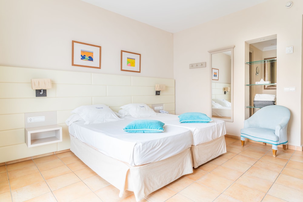 Hotel Cala Dor - Adults Only — Hotel rooms in Cala d´Or, Balearic Islands