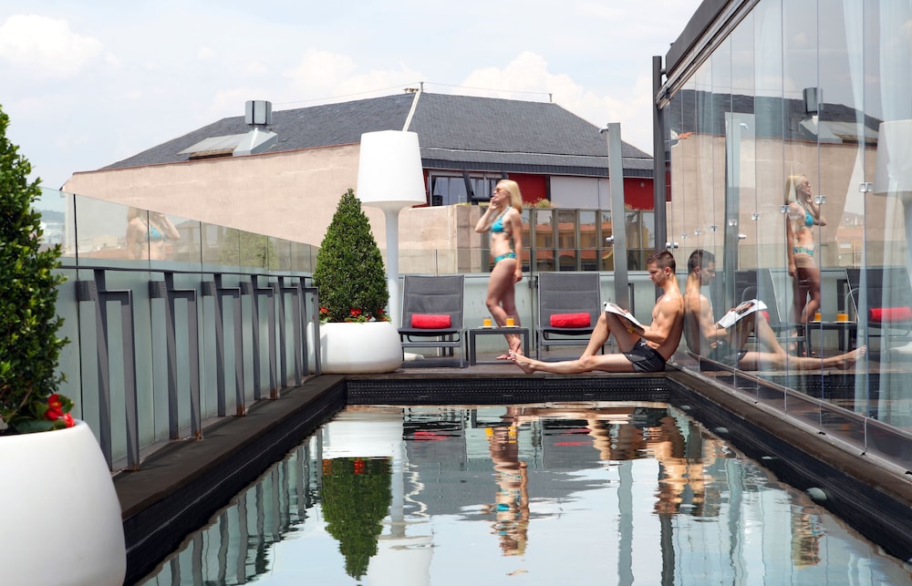 Cram Hotel — Swimming pool in Barcelona, Catalonia