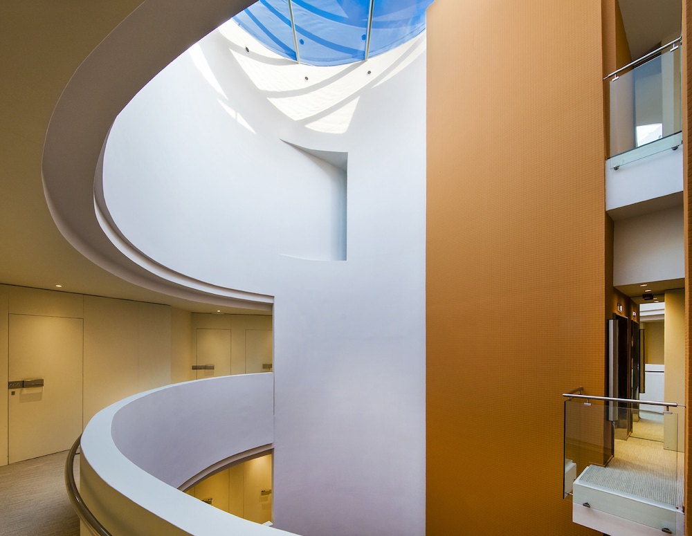 Cram Hotel — Hotel building in Barcelona, Catalonia