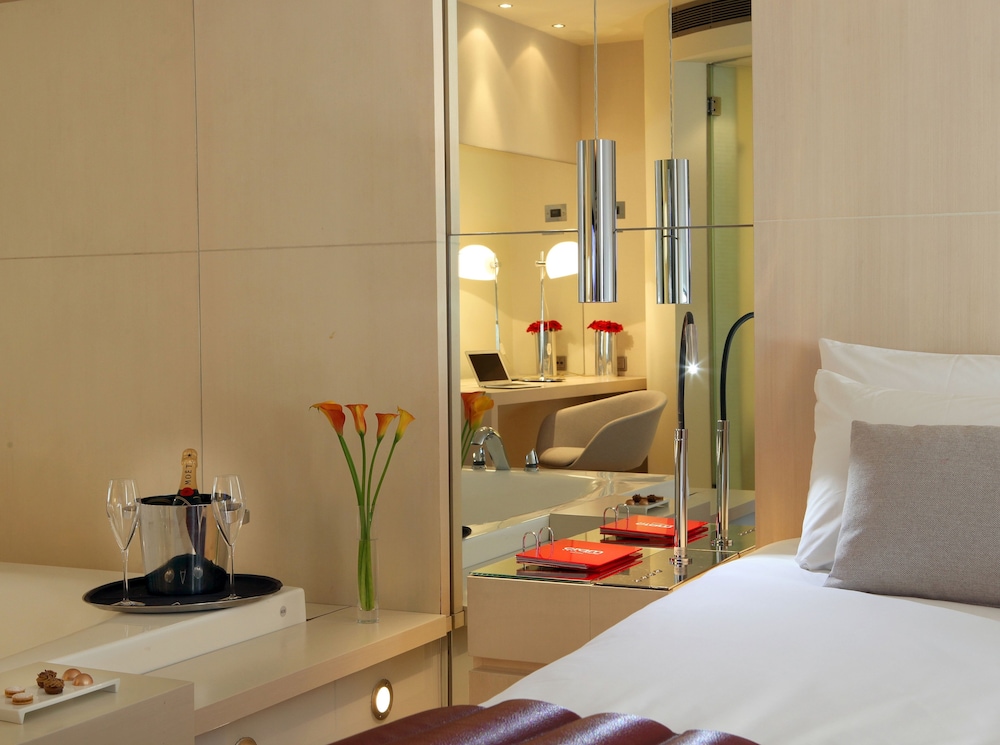 Cram Hotel — Hotel rooms in Barcelona, Catalonia