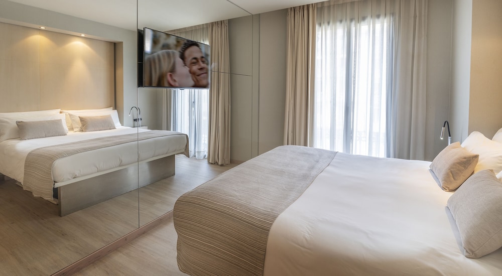 Cram Hotel — Hotel rooms in Barcelona, Catalonia
