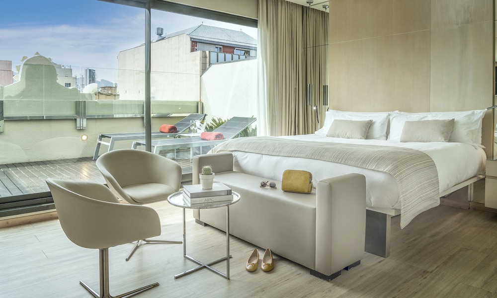 Cram Hotel — Hotel rooms in Barcelona, Catalonia