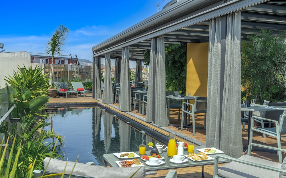 Cram Hotel — Restaurant & bars in Barcelona, Catalonia
