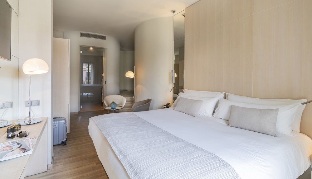 Cram Hotel — Hotel rooms in Barcelona, Catalonia