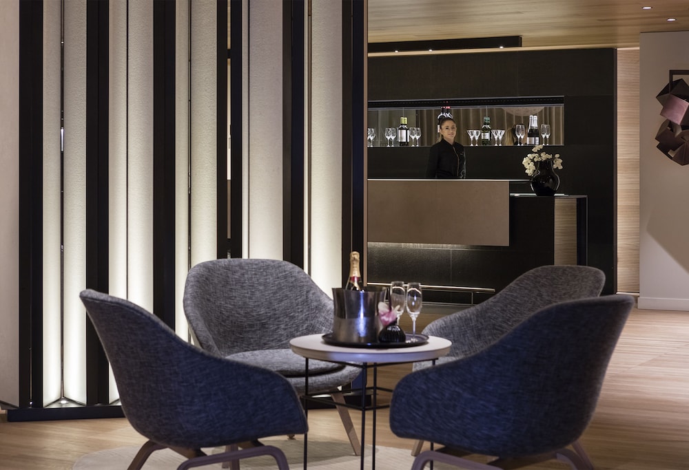 Cram Hotel — Restaurant & bars in Barcelona, Catalonia