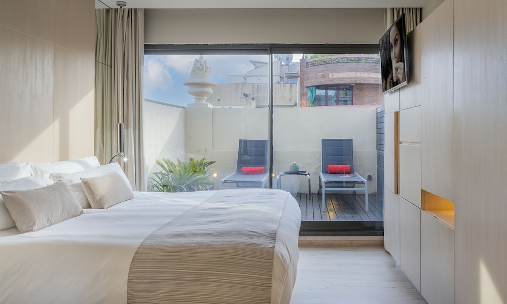 Cram Hotel — Hotel rooms in Barcelona, Catalonia