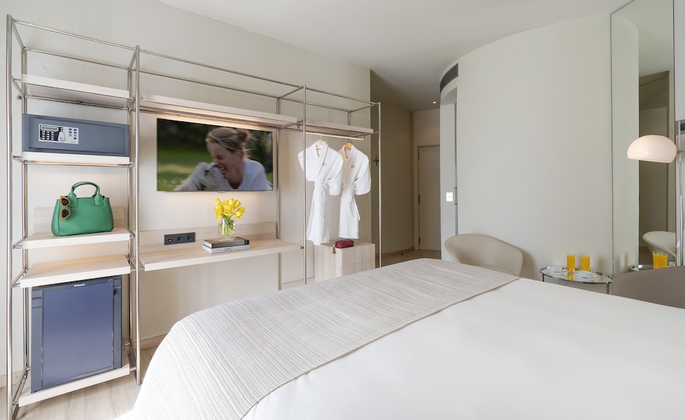 Cram Hotel — Hotel rooms in Barcelona, Catalonia