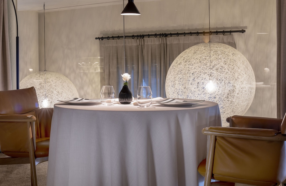 Cram Hotel — Restaurant & bars in Barcelona, Catalonia