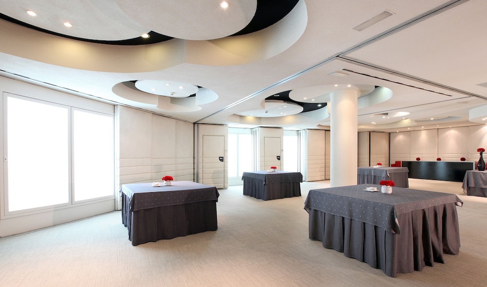 Cram Hotel — Hotel building in Barcelona, Catalonia