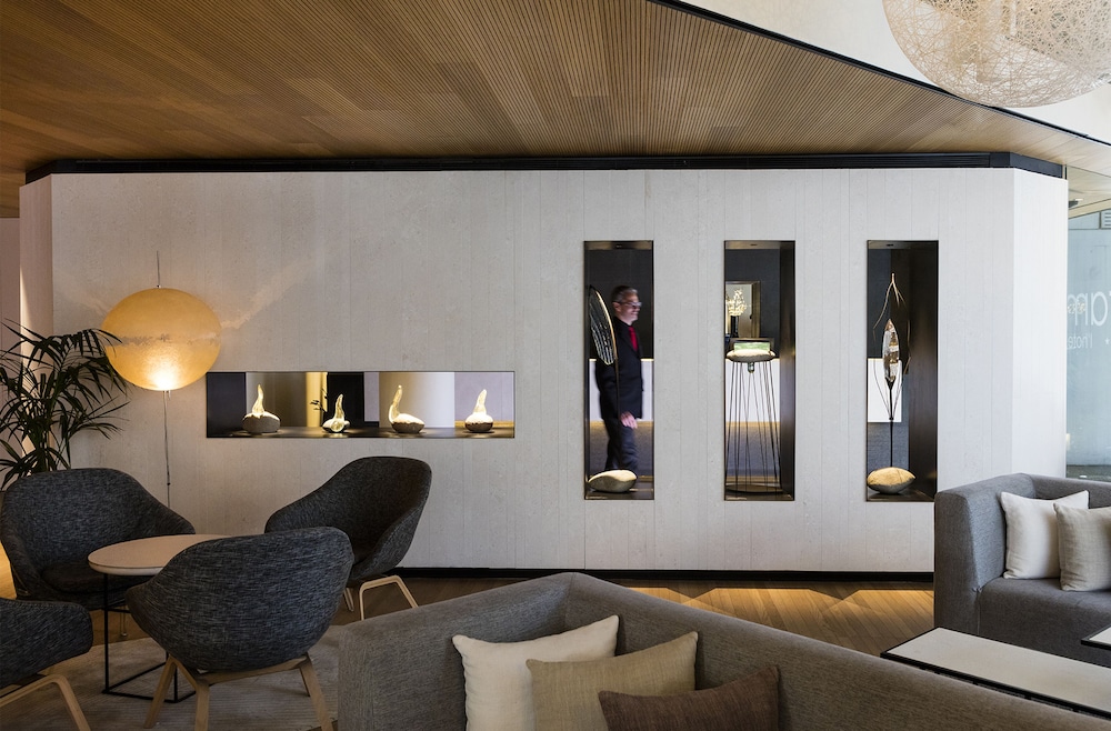 Cram Hotel — Restaurant & bars in Barcelona, Catalonia