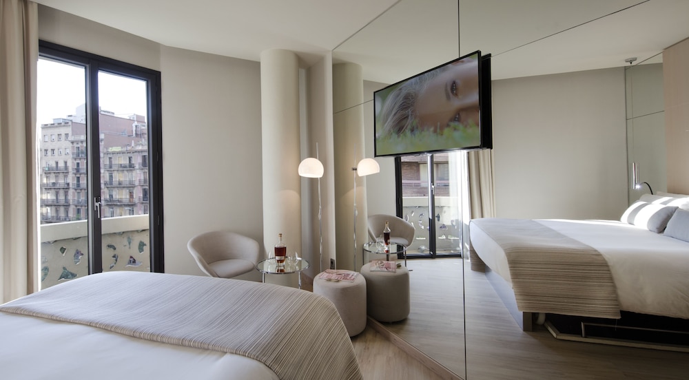 Cram Hotel — Hotel rooms in Barcelona, Catalonia