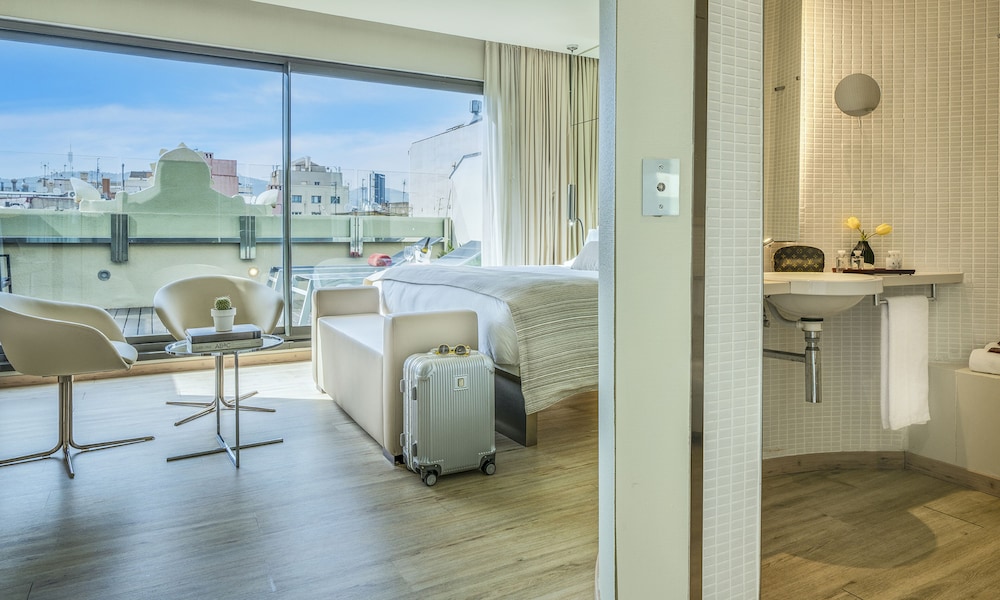 Cram Hotel — Hotel rooms in Barcelona, Catalonia