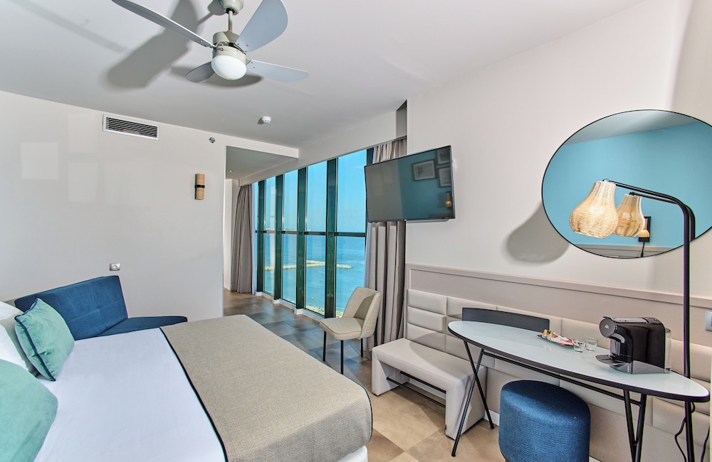 Leonardo Hotel Fuengirola Costa del Sol — Hotel rooms in Fuengirola, Andalusia