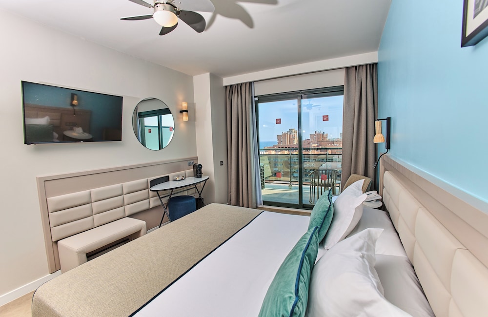 Leonardo Hotel Fuengirola Costa del Sol — Hotel rooms in Fuengirola, Andalusia