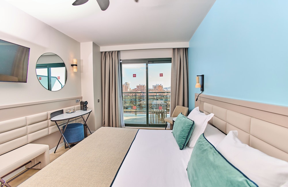 Leonardo Hotel Fuengirola Costa del Sol — Hotel rooms in Fuengirola, Andalusia