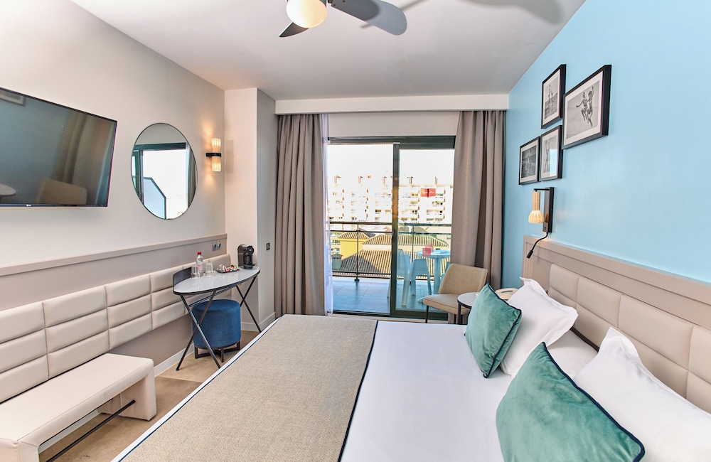 Leonardo Hotel Fuengirola Costa del Sol — Hotel rooms in Fuengirola, Andalusia