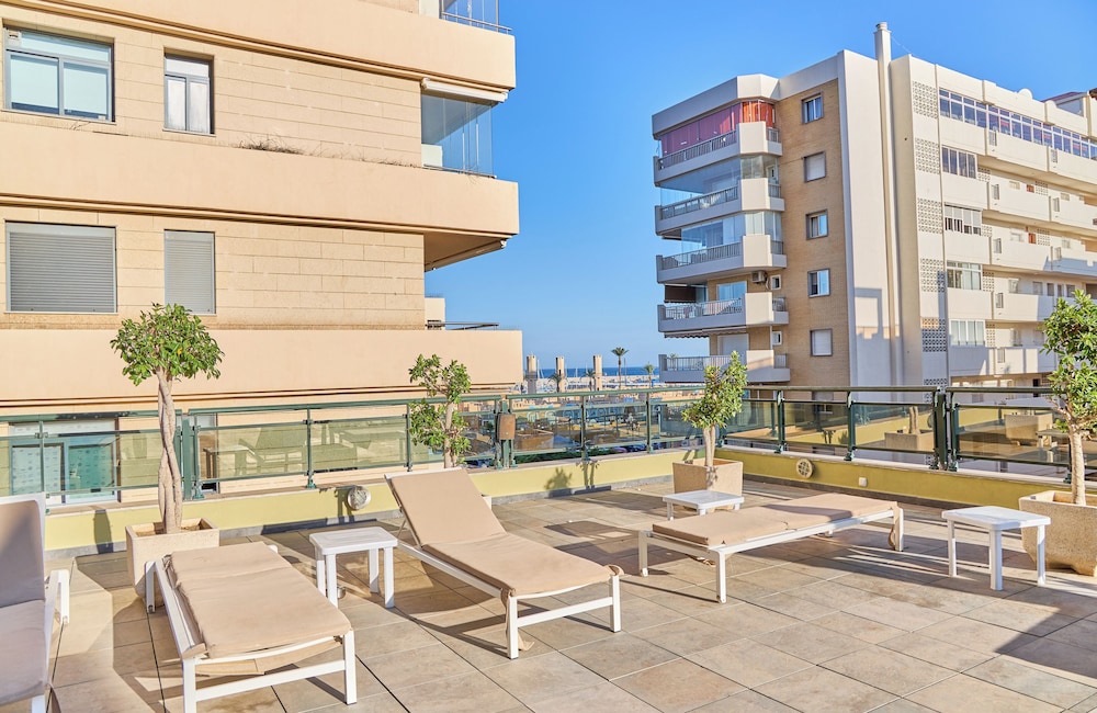 Leonardo Hotel Fuengirola Costa del Sol — Hotel building in Fuengirola, Andalusia